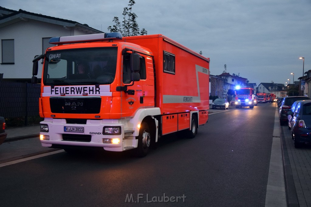 Feuer 2 Y Koeln Suerth Elisabeth Selbertstr P005.JPG - Miklos Laubert